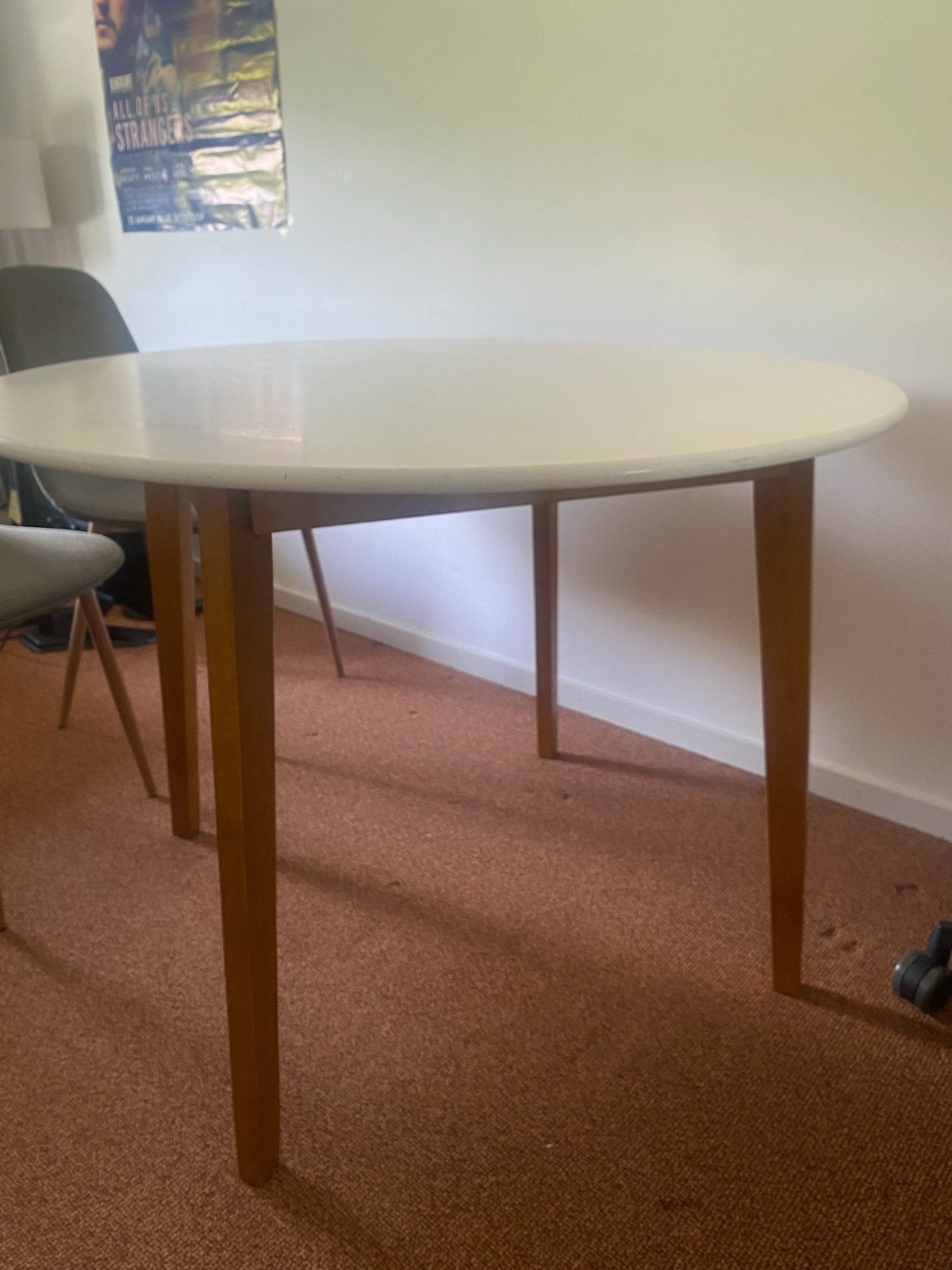 Jysk Tafel (105cm) - Compleet en Stabiel, Huis en Inrichting, Ophalen, Gebruikt, 100 tot 150 cm, Rond