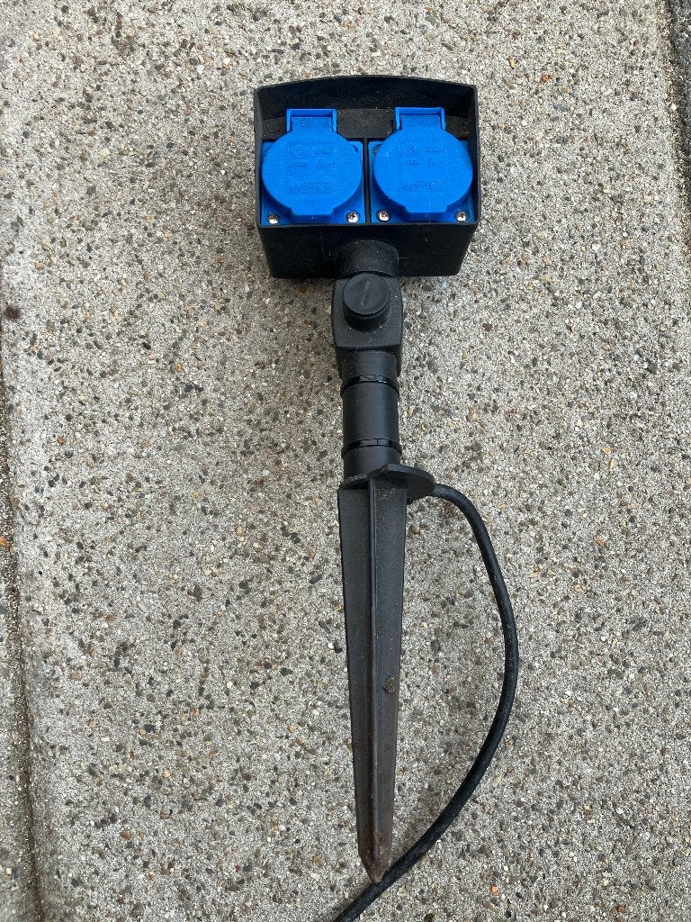 Stekkerdoos waterdicht IP44 duo aansluiting 9 meter kabel, Ophalen, Gebruikt, Stekkerdoos