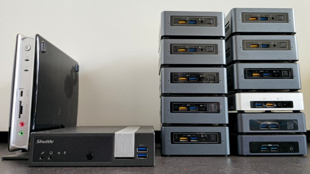 2 Mini-PC's, 11 NUC's, 3 Workstations, RAM, Computers en Software, Ophalen of Verzenden, Onbekend