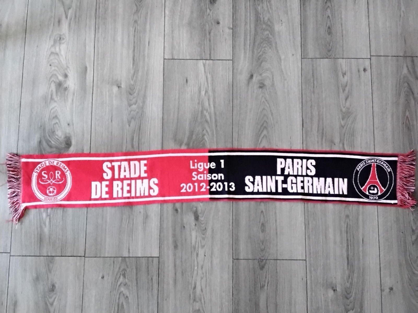sjaal stade reims - psg, Ophalen of Verzenden, Buitenlandse clubs, Vaantje of Sjaal