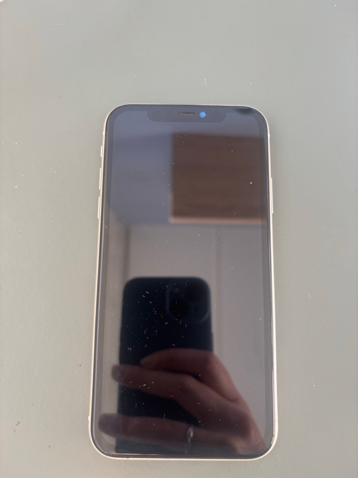 iPhone 11 in goede staat, Ophalen, Wit, IPhone 11, Zo goed als nieuw