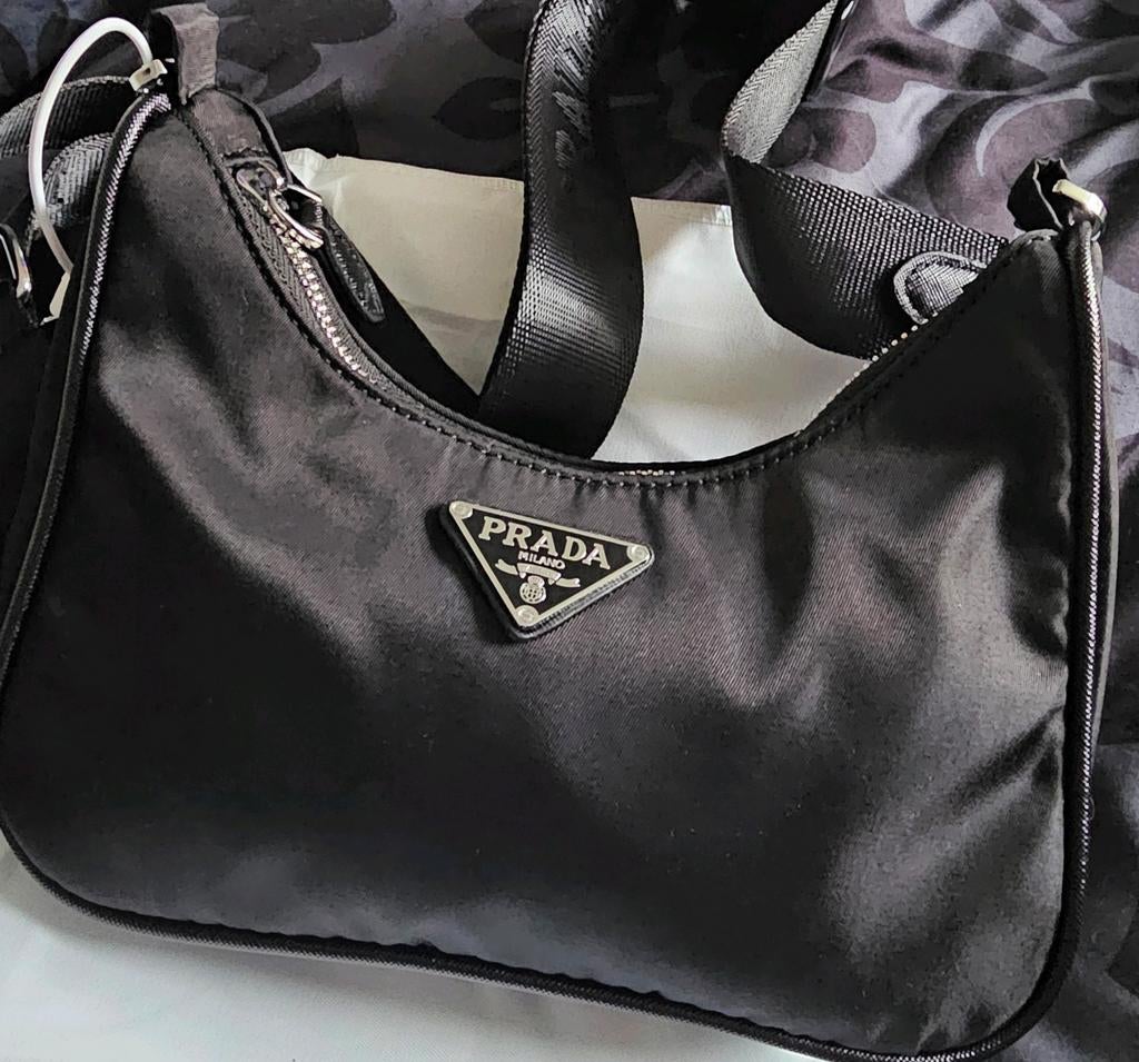Prada Re-Edition crossbody Authentiek met serienummer, Overige merken, 25 tot 40 cm, Nieuw, Ophalen of Verzenden