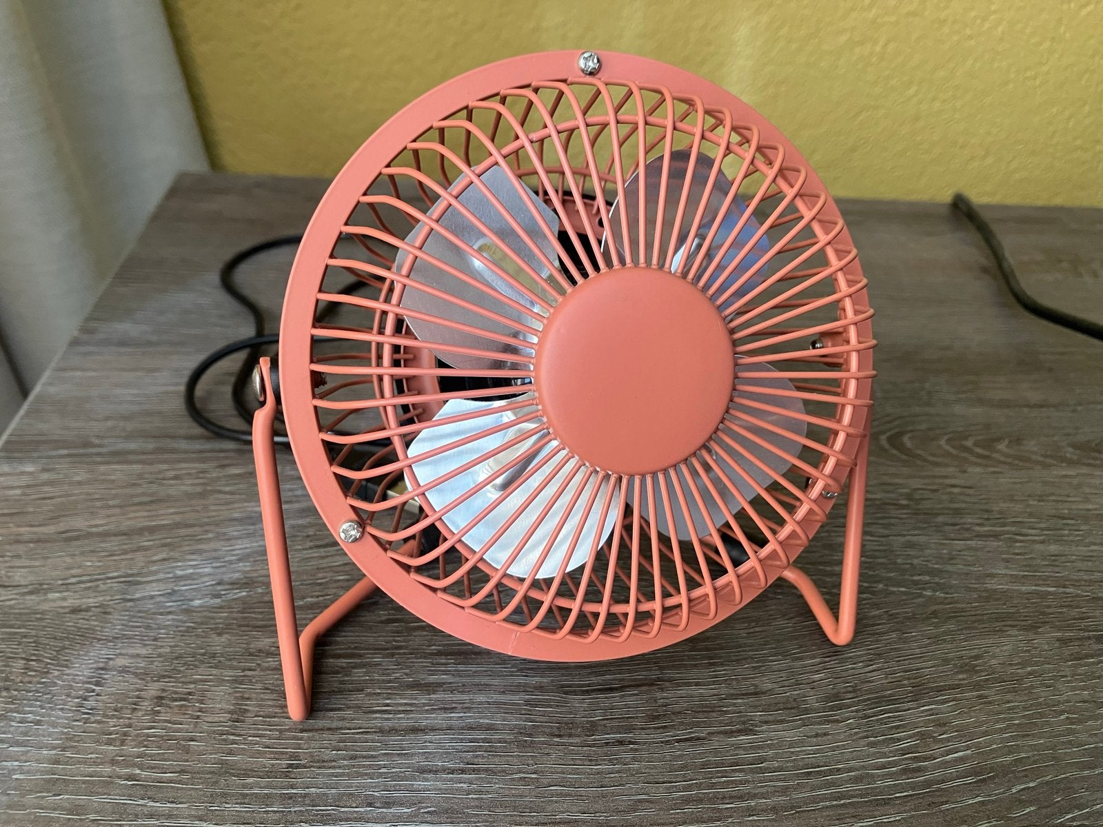 Hema USB Tafelventilator - Koraalrood, Ophalen of Verzenden, Zo goed als nieuw, Tafelventilator