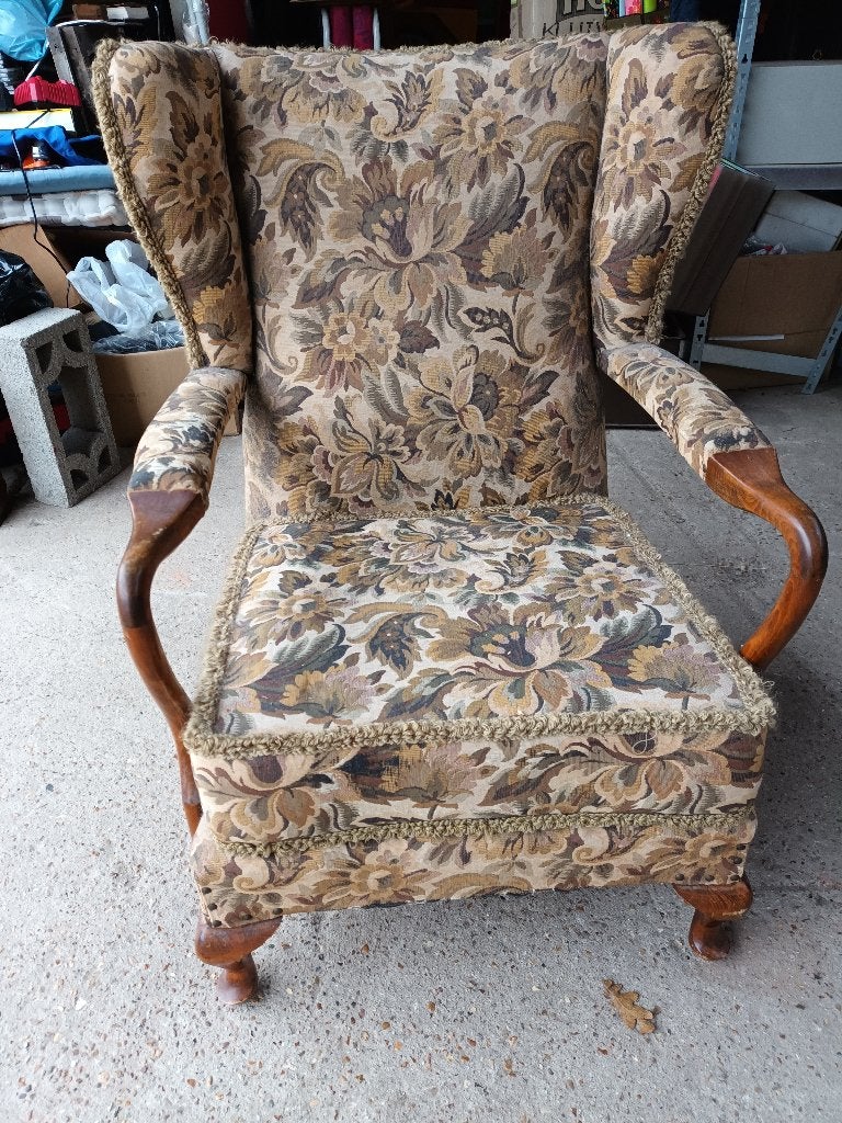 Vintage fauteuil met bloemenpatroon en houten armleuningen, Ophalen