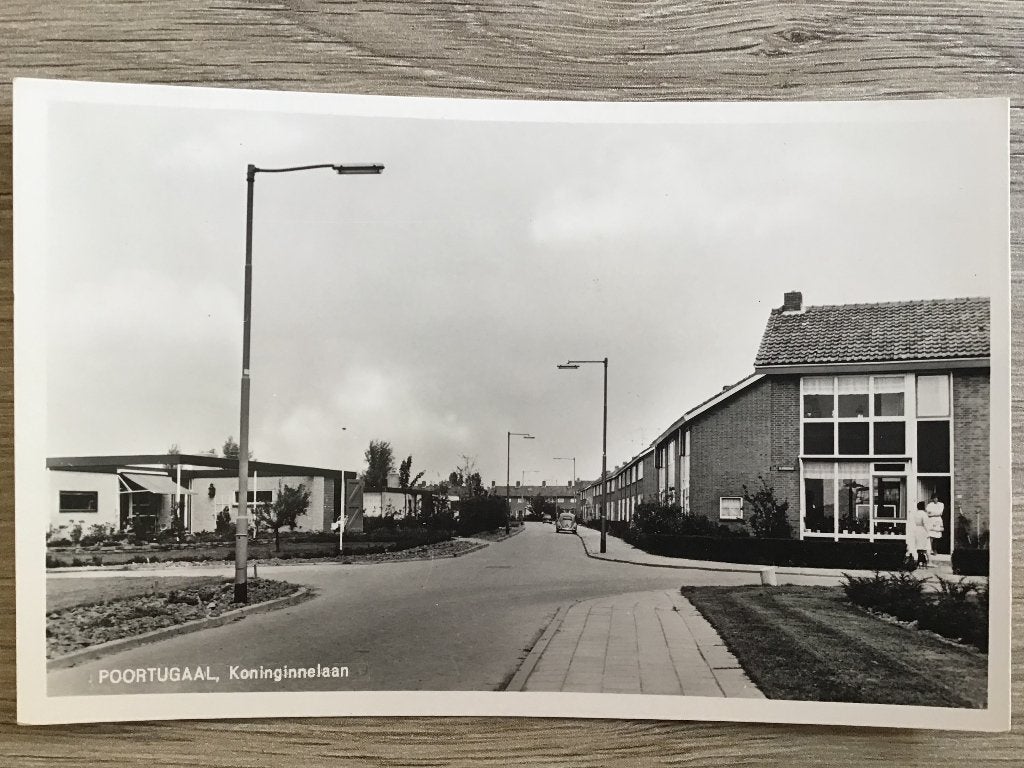 Oude ansichtkaart Poortugaal, Koninginnelaan (jaren '60), Ophalen of Verzenden, 1960 tot 1980, Ongelopen, Zuid-Holland