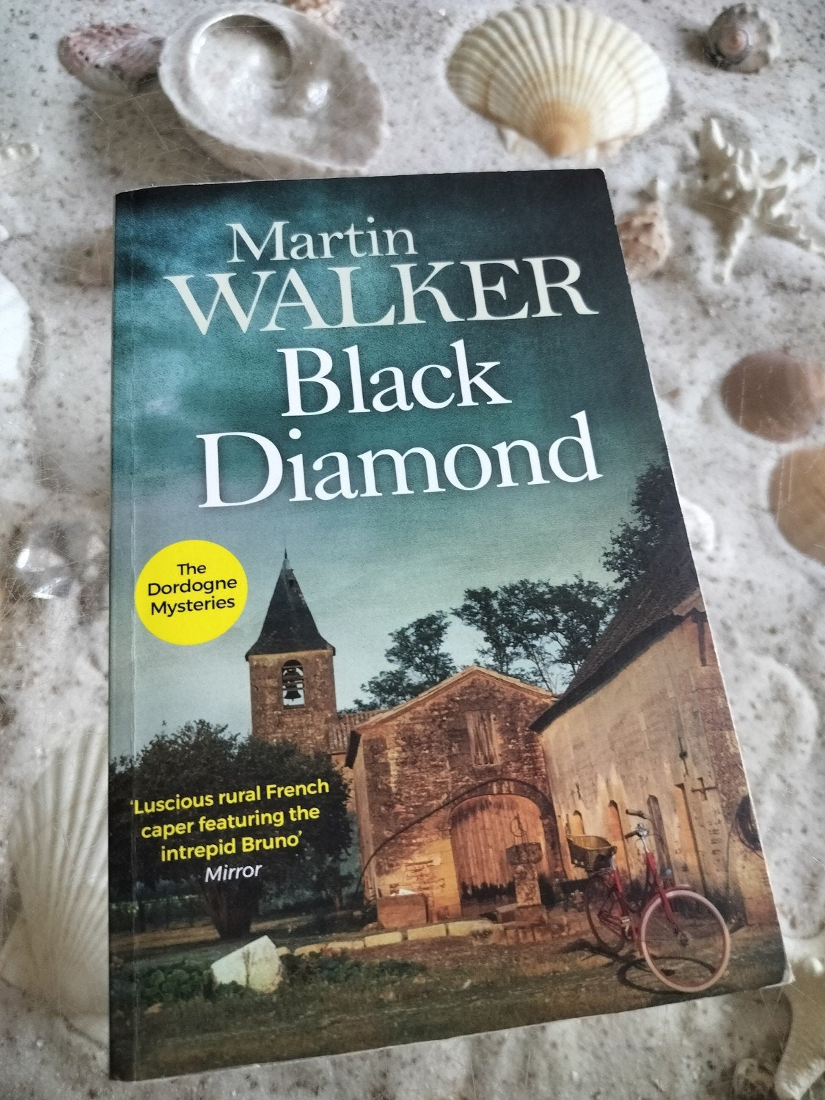 Martin Walker - Black Diamond - English, Ophalen of Verzenden, Gelezen