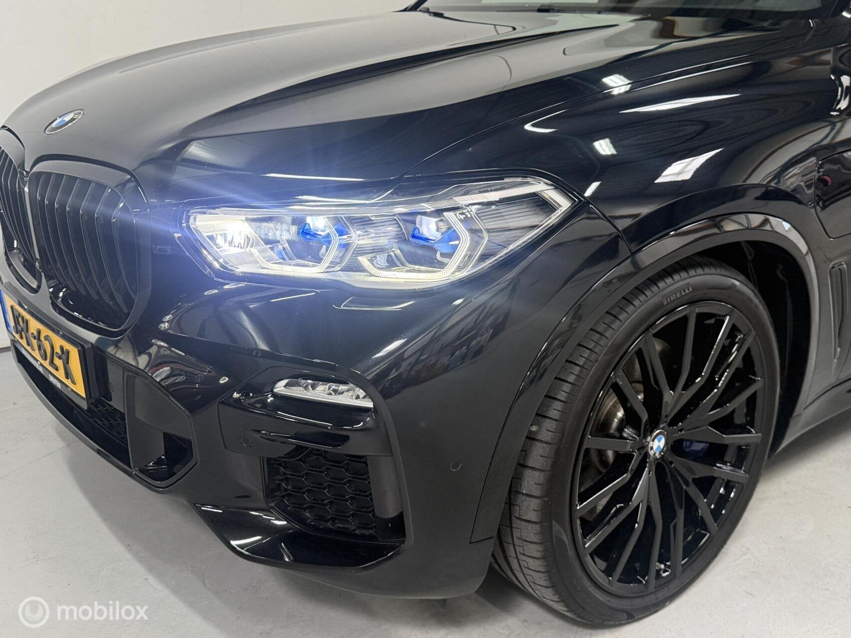 Foto 25 van BMW X5 xDrive45e M-SPORT ACC/SKYLOUNGE/4WD STURING
