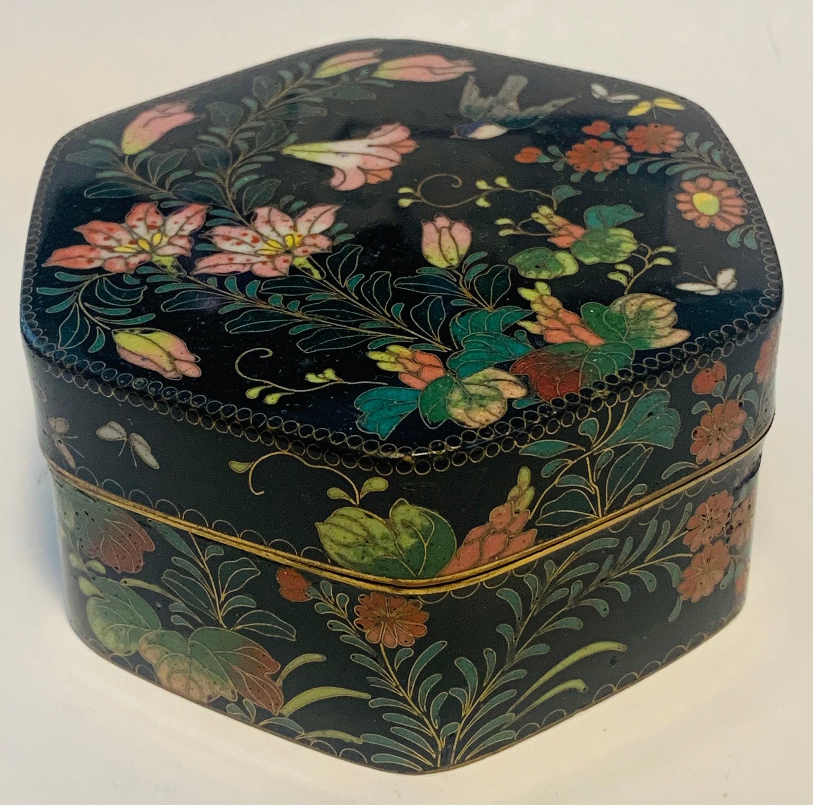 Exquisite Vintage Chinese Cloisonné Enamel Box, Doos, China, Meerkleurig, Metaal