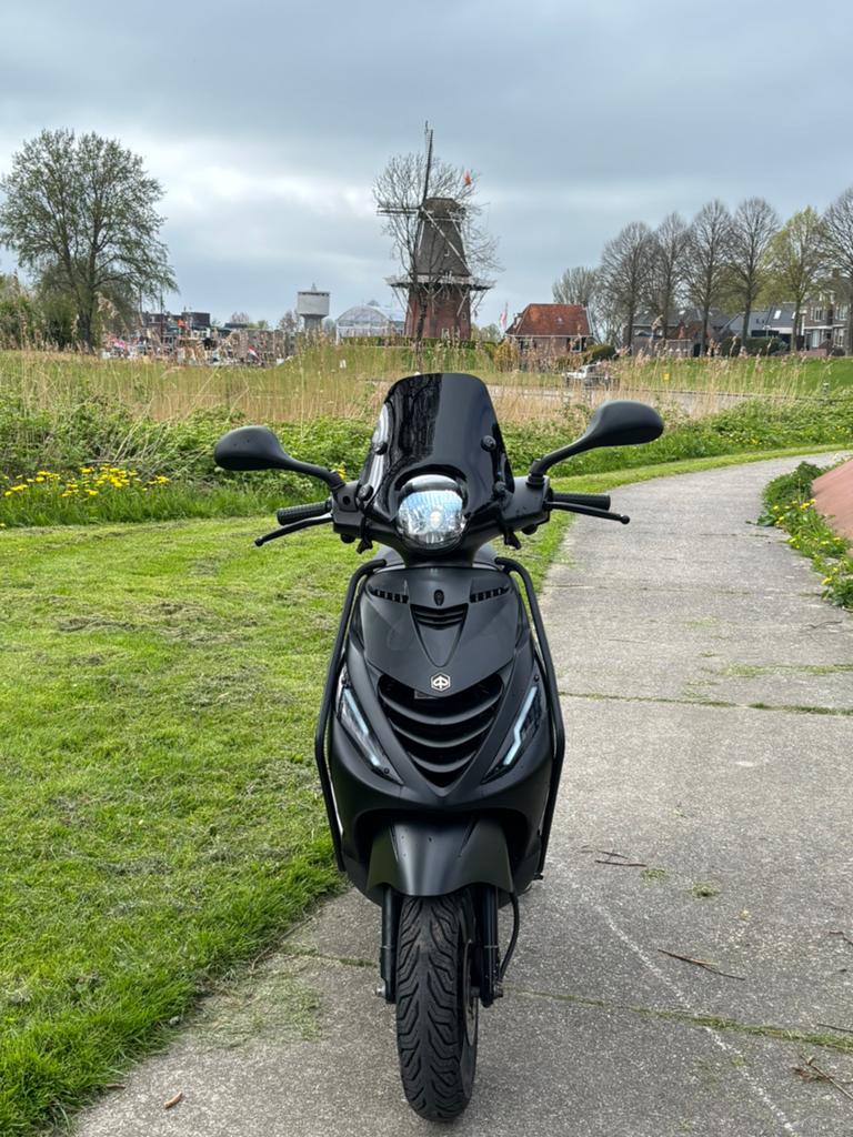 Piaggio zip 2021 model, Ophalen, Zo goed als nieuw, Benzine, Zip