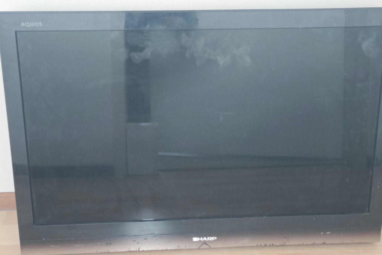 Sharp Aquos LC-32LX700E LCD TV (32", 81 cm), Ophalen, Gebruikt, 50 Hz, LCD