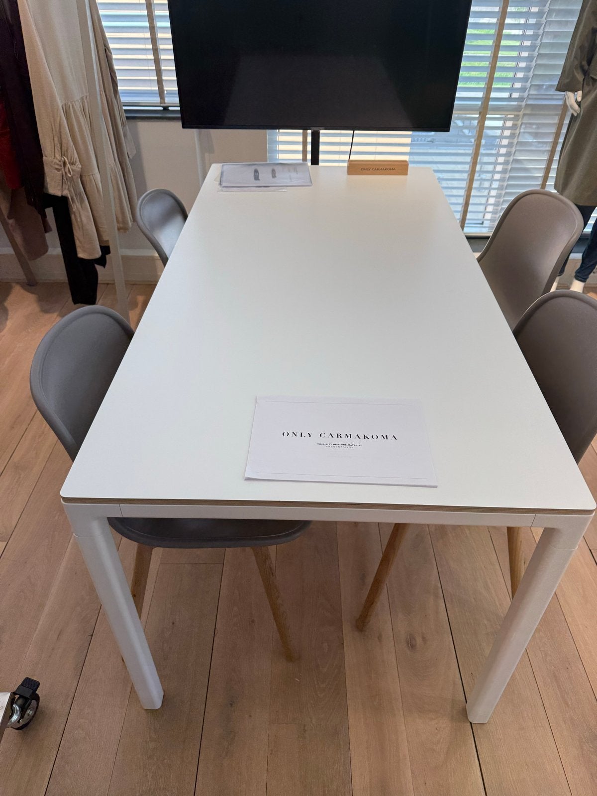 HAY Eettafel/Bureau - Wit Design voor 4-6 Personen, Huis en Inrichting, Tafels | Eettafels, Gebruikt, Vier personen, Rechthoekig