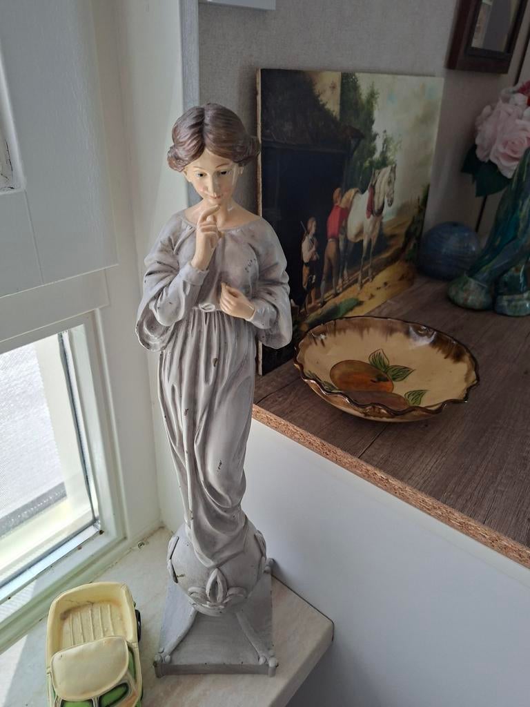 Zeer  mooi beeldje ,alleen reageren op bericht marktplaats, Antiek en Kunst, Ophalen of Verzenden
