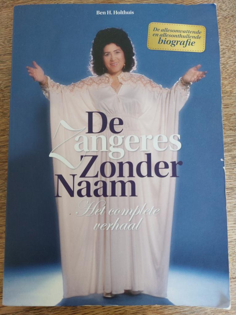 De Zangeres Zonder Naam - Het complete verhaal, Ophalen of Verzenden, Gelezen, Ben H. Holthuis, Overige
