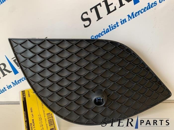 Bumper Rooster van een Mercedes C-Klasse, Gebruikt, -, Ophalen of Verzenden, Bumper