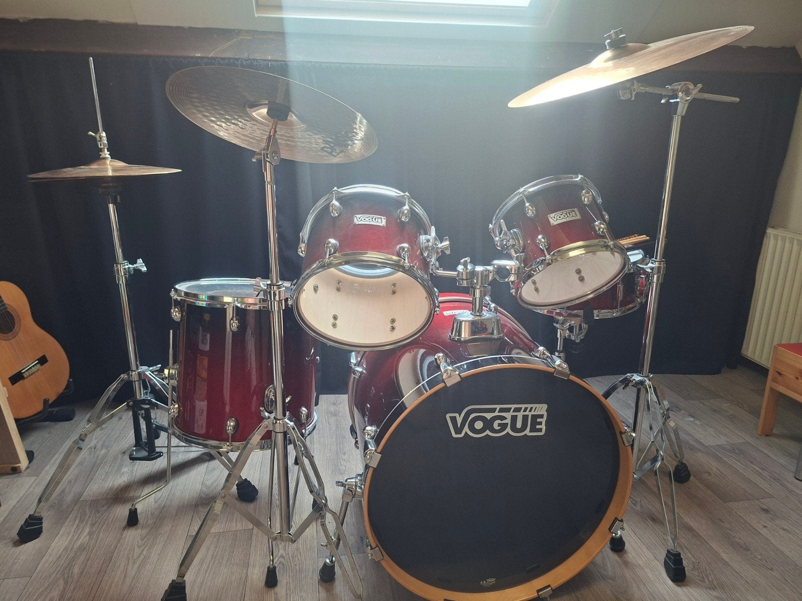 vogue deluxe drumstel met 3 paiste 201 bekken grote set rood, Muziek en Instrumenten, Ophalen, Zo goed als nieuw, Overige merken
