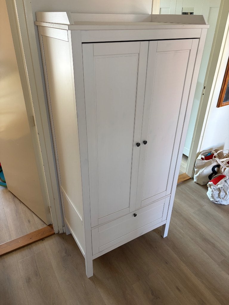 Sundvik kledingkast, Ophalen, Kast, 50 tot 70 cm, 105 cm of meer