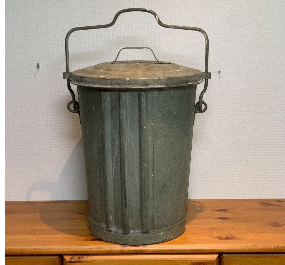Zinken vuilnisemmer stevensweert, Ophalen