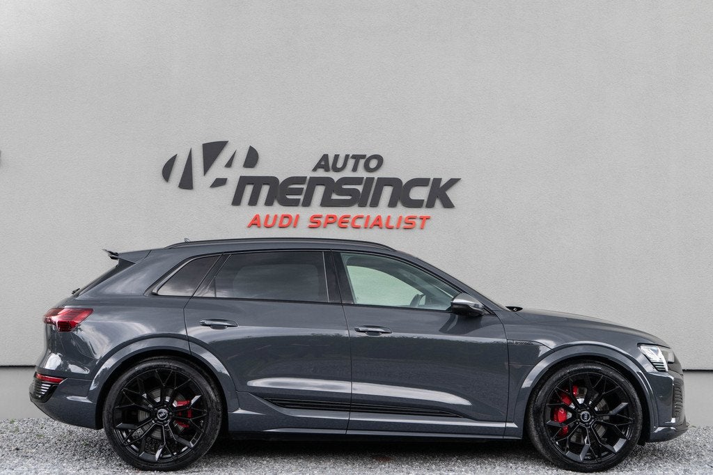 Audi SQ8 e-tron Quattro 371kW / Luchtvering/ Standkachel/ Ad, Automaat, 2625 kg, Gebruikt, Zwart