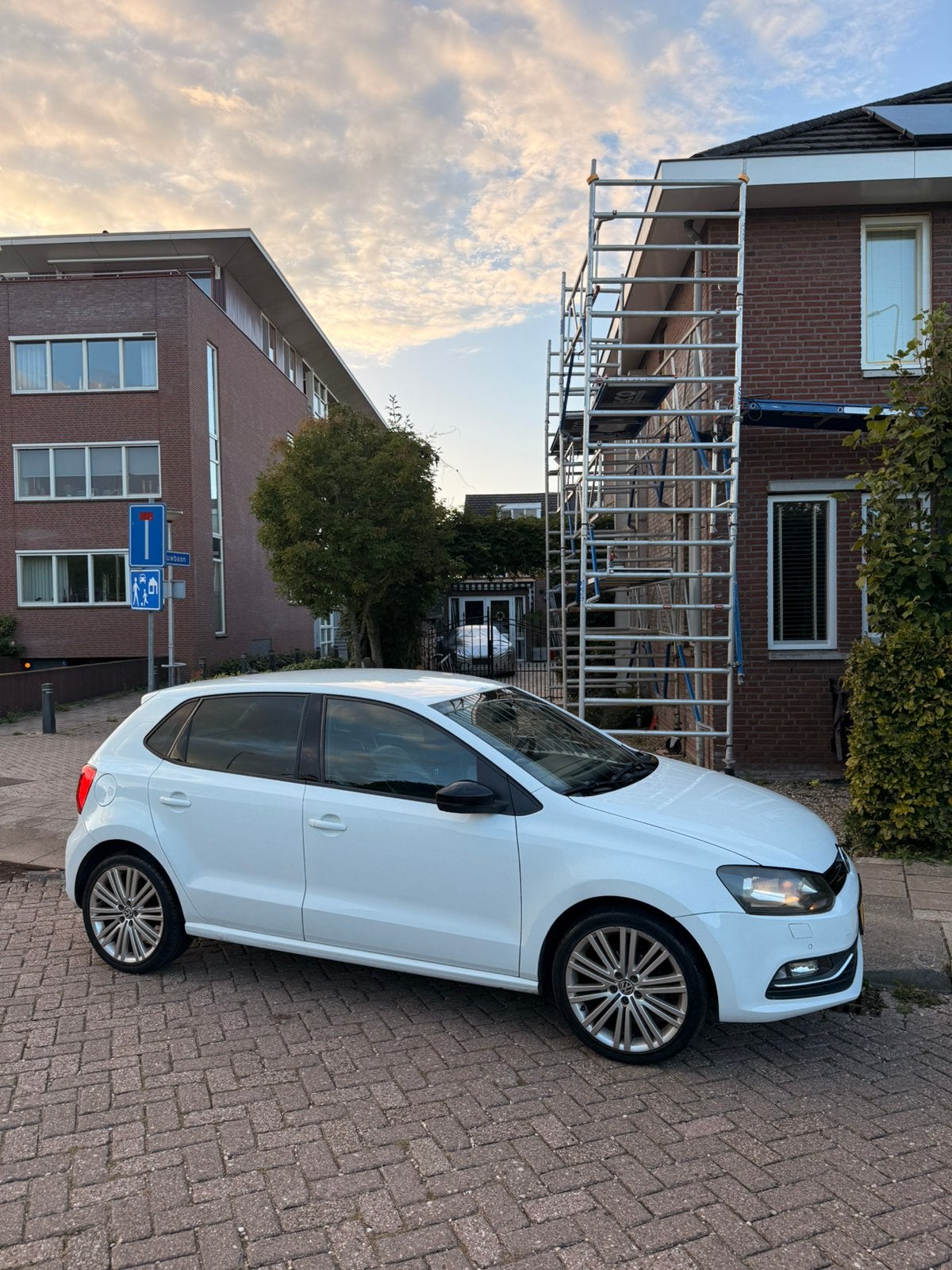 Volkswagen Polo 1.2 TSI 66KW 2014 Wit, 40 €/maand, 4 cilinders, Wit, Handgeschakeld