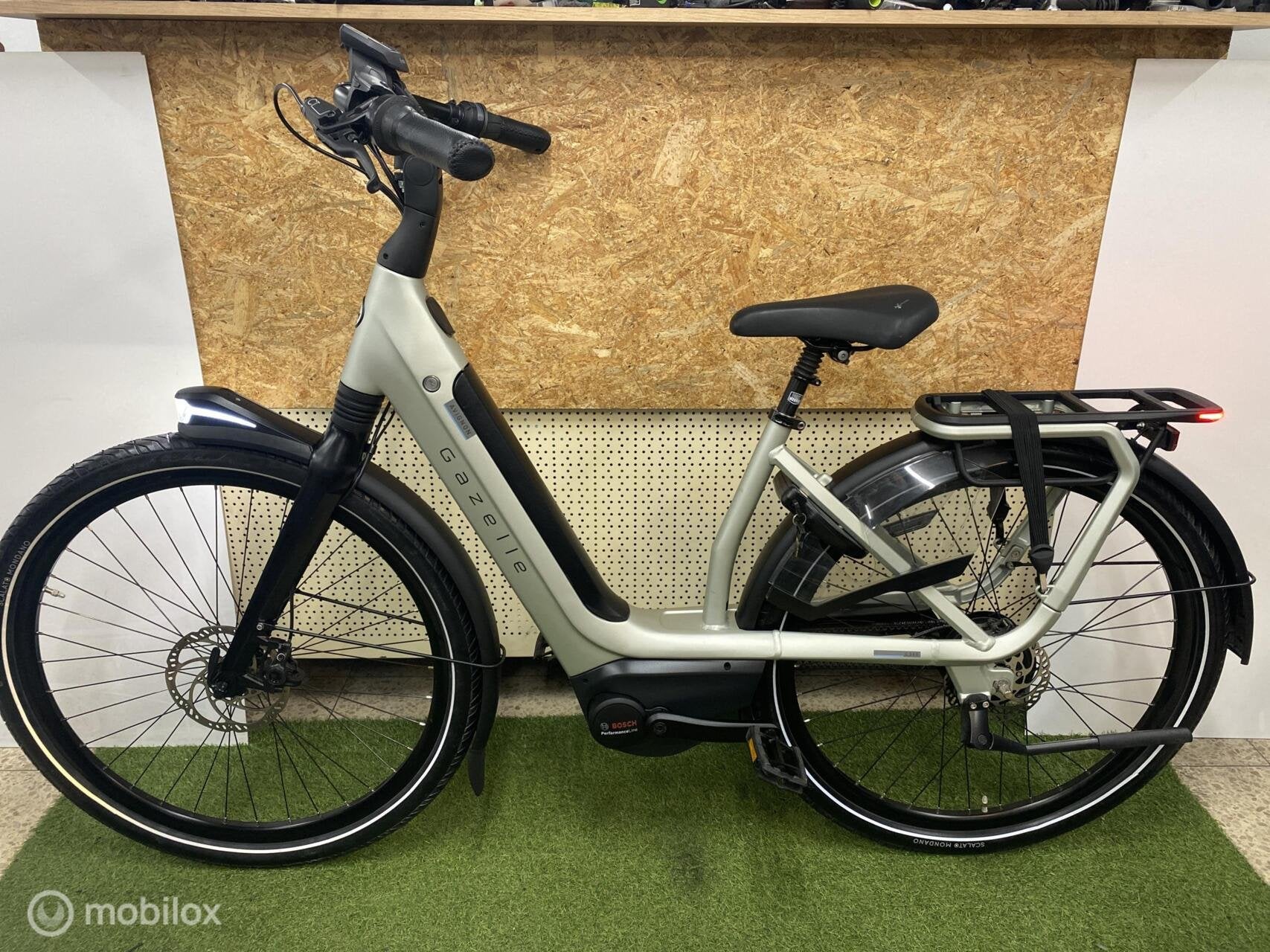 GAZELLE AVIGNON C380 HMB 2023 DAMESFIETS 49CM SLECHTS 122 KM, Fietsen en Brommers, 47 tot 51 cm, GAZELLE, 50 km per accu of meer