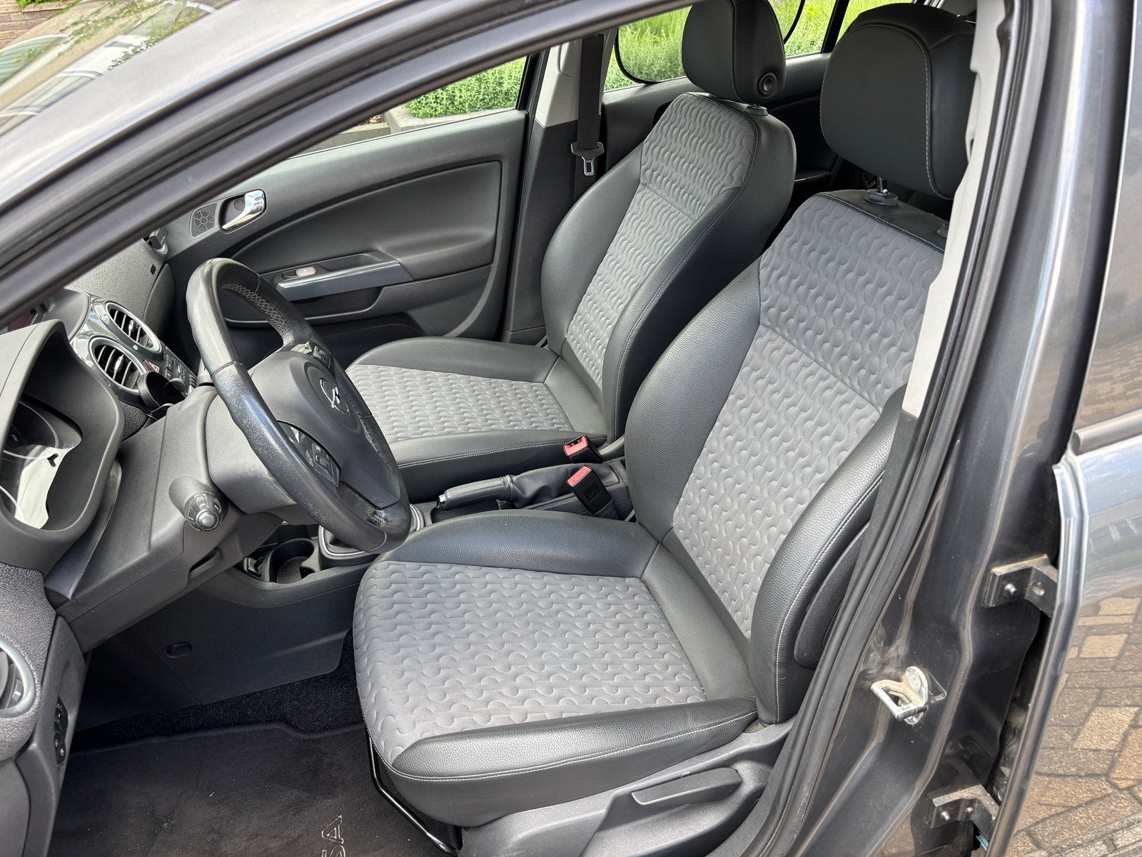 Opel Corsa 1.4 Cosmo | 5-deurs | Climate | Cruise | Isofix, Voorwielaandrijving, 1063 kg, 1398 cc, 4 cilinders