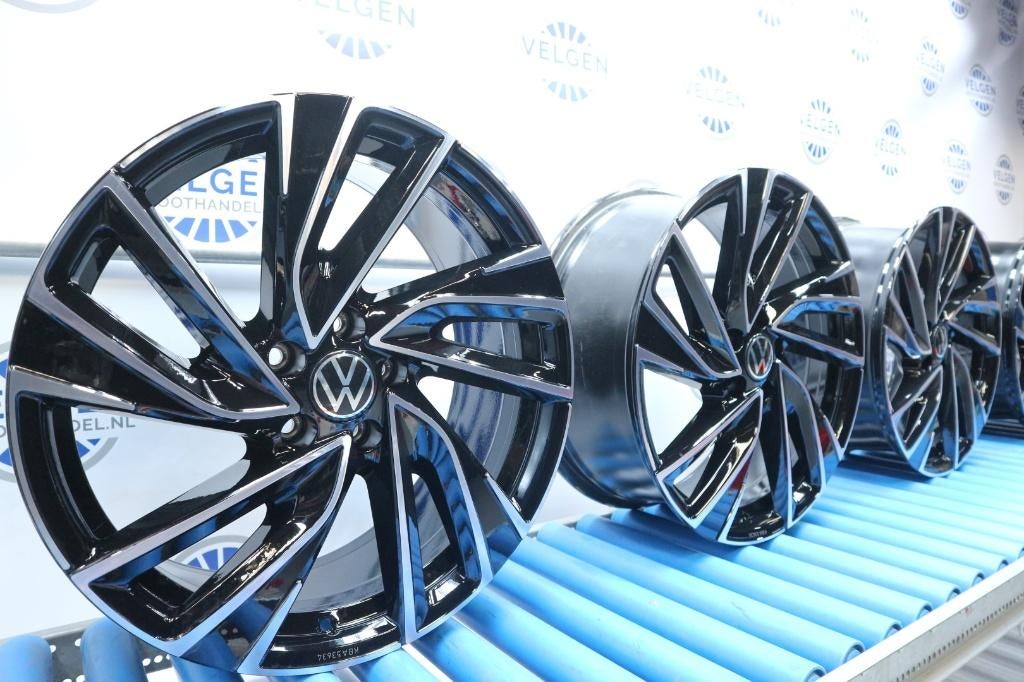 19 inch VW Arteon Passat 3G originele Adelaide nieuwstaat, 19 inch, Velg(en), -, -