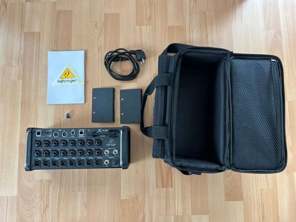Foto 7 van Behringer X Air XR18 Bag Bundle