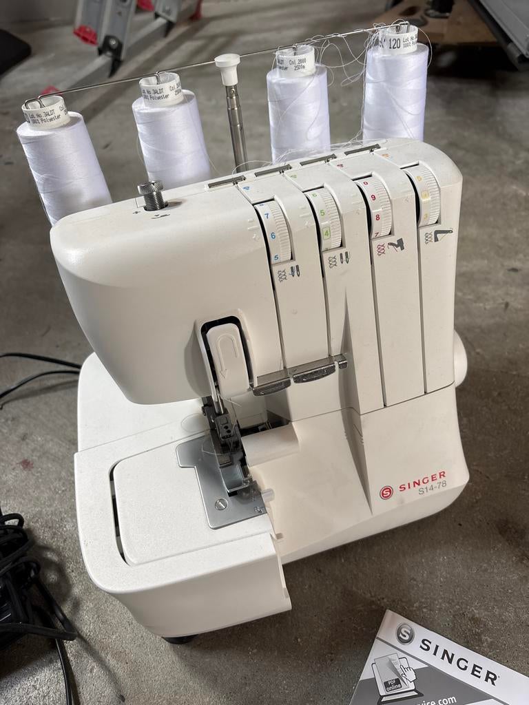Singer S14-78 Lockmachine - Zo goed als nieuw, Ophalen of Verzenden, Zo goed als nieuw, Lockmachine, Singer