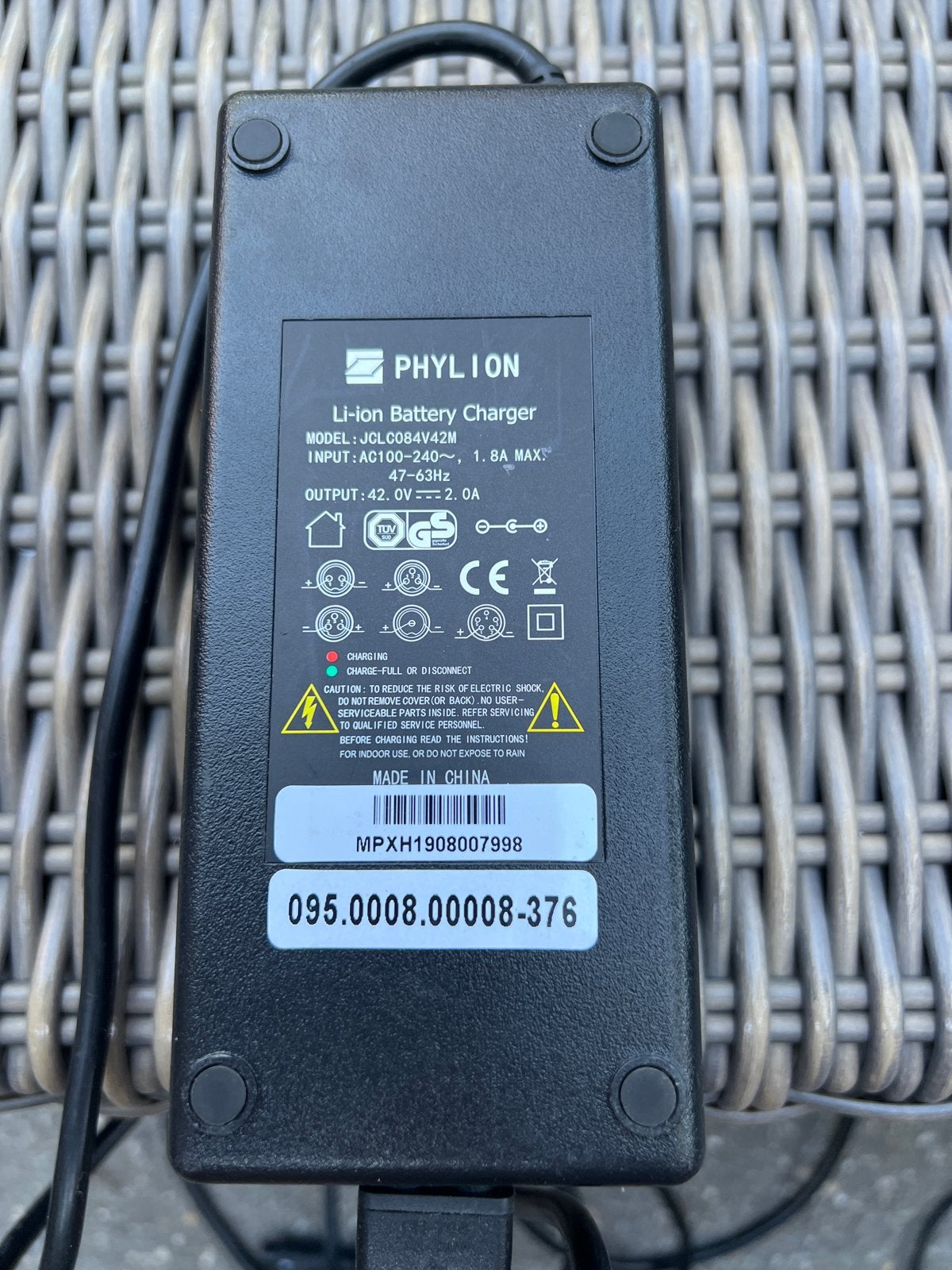 Phylion Li-ion Batterijlader 42V 2.0A, Ophalen of Verzenden, Zo goed als nieuw