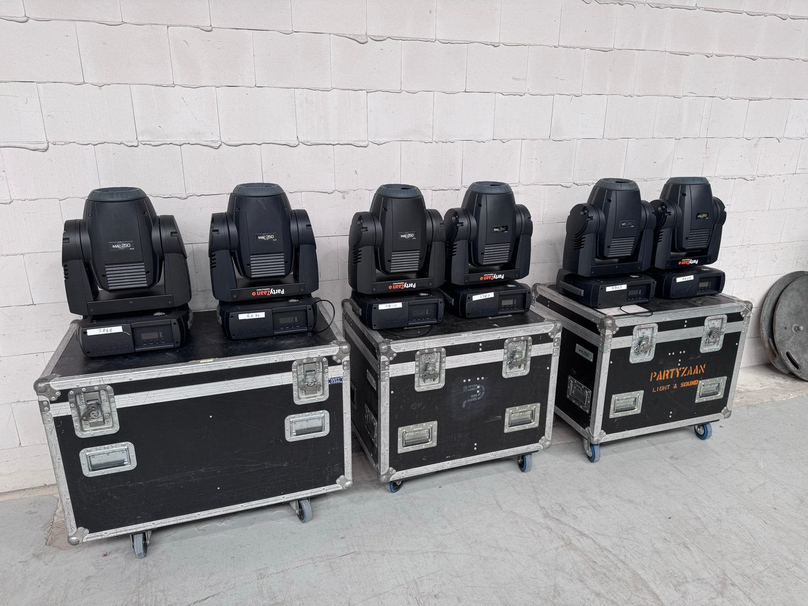 6x Martin Mac250 Krypton Movingheads in Flightcases + Spares, Ophalen, Gebruikt, Licht