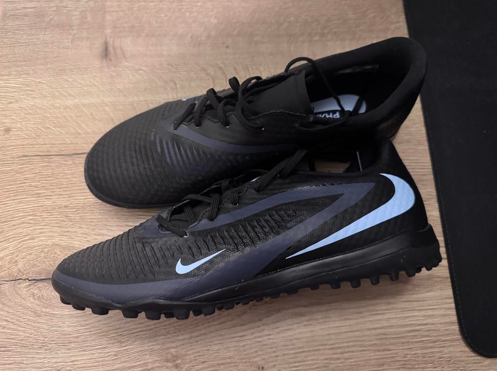Nike Phantom 6 Pro TF Shadow / Zwart - Maat 42.5, Ophalen, Schoenen, Nieuw, Maat L