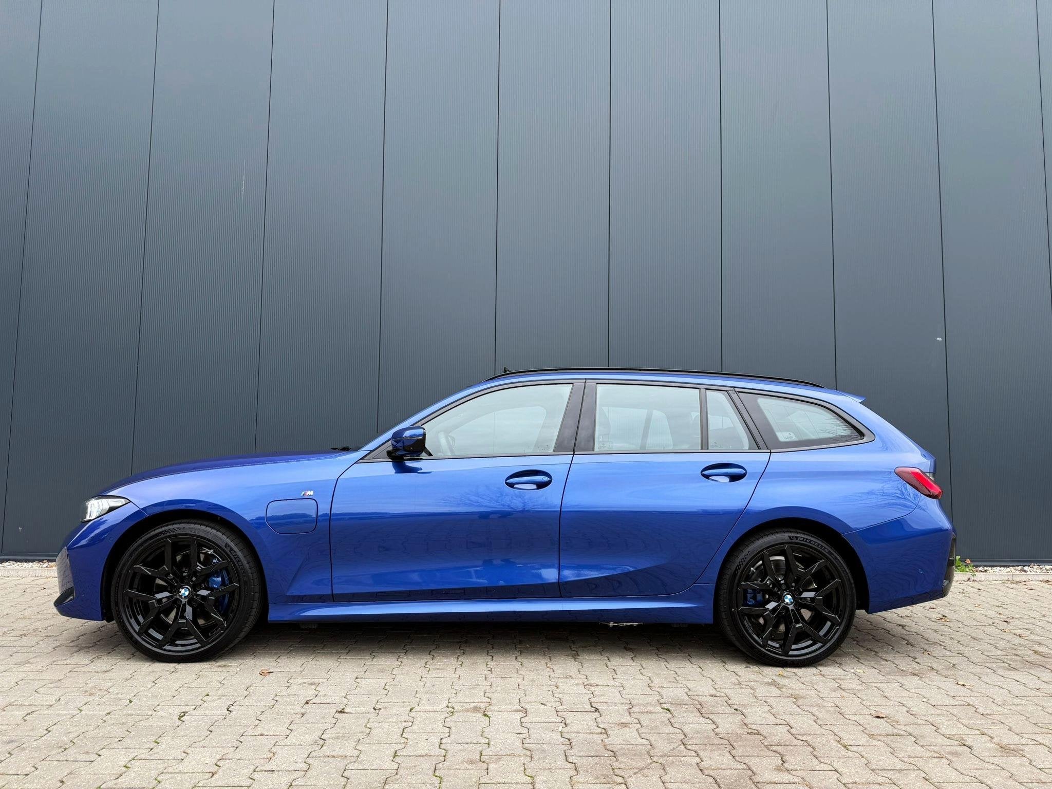 BMW 3-serie Touring 330e xDrive M-sport pano tr.hk H&K 19 in, Auto's, Automaat, 1998 cc, Gebruikt, 4 cilinders