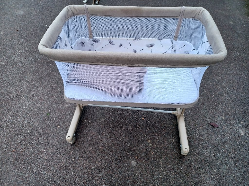 aanschuif bed/co sleeper verstelbaar merk Linelo, grijs, Ophalen, Zo goed als nieuw, Wieg