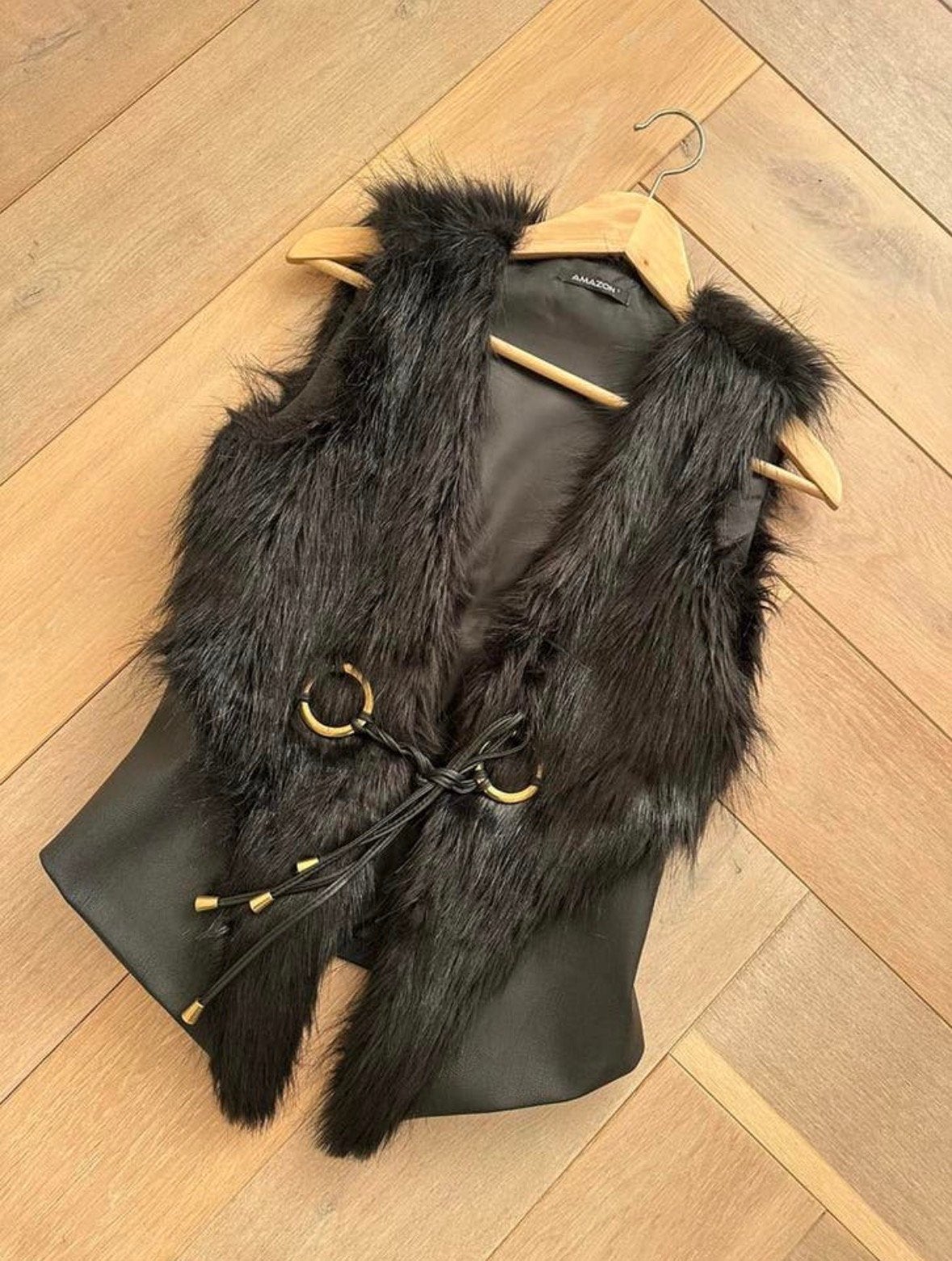 Gilet vest zwart imitatiebont en imitatieleer maat S, Ophalen of Verzenden, Zo goed als nieuw, Maat 36 (S), Zwart