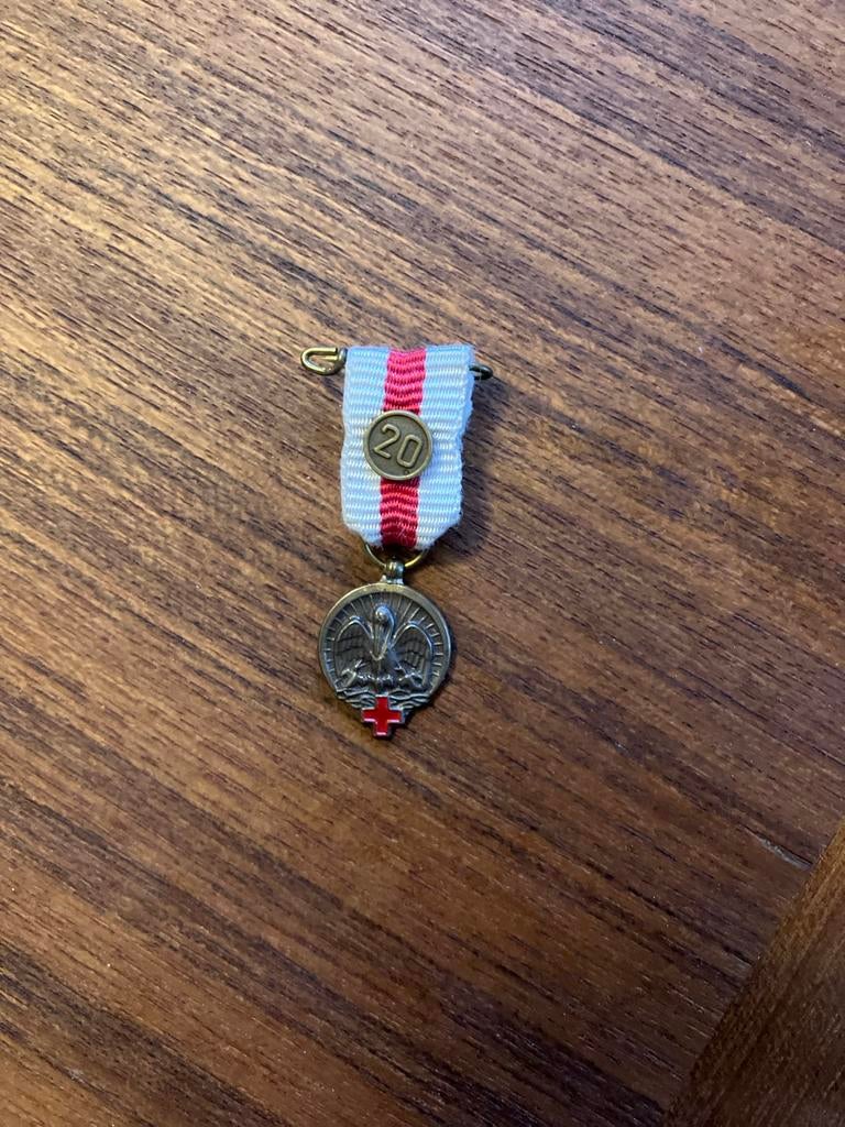 Rode kruis miniatuur bloed donor medaille, Ophalen of Verzenden, Overige materialen, Buitenland