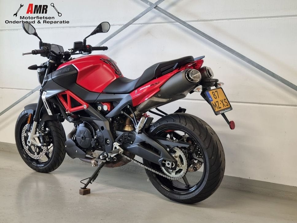 APRILIA SHIVER 900 (bj 2021), Motoren, 2 cilinders, Motorrijbewijs A, Bedrijf, Meer dan 35 kW
