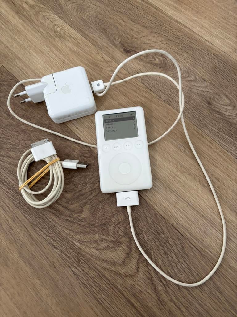 Apple Ipod 3e gen. 20 gb A1040 incl adapter extra usb kabel, Audio, Tv en Foto, Mp3-spelers | Apple iPod, Gebruikt, Ophalen of Verzenden