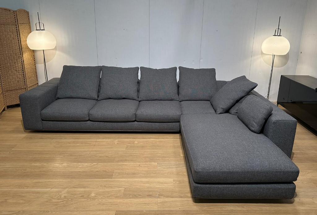 NIEUWSTAAT Minotti Freeman Hoekbank - NP €35.000, https://www.minotti.com/en, Minotti, 300 cm of meer, Ophalen of Verzenden