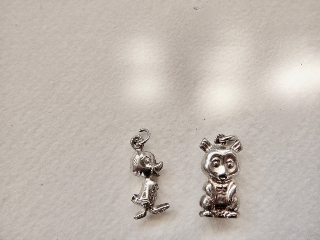 2 Zilveren bedel / hangers jaren '60-'70 p.p.st. echt zilver, Overige merken, Verzenden, Zo goed als nieuw, 2 of 3 bedels