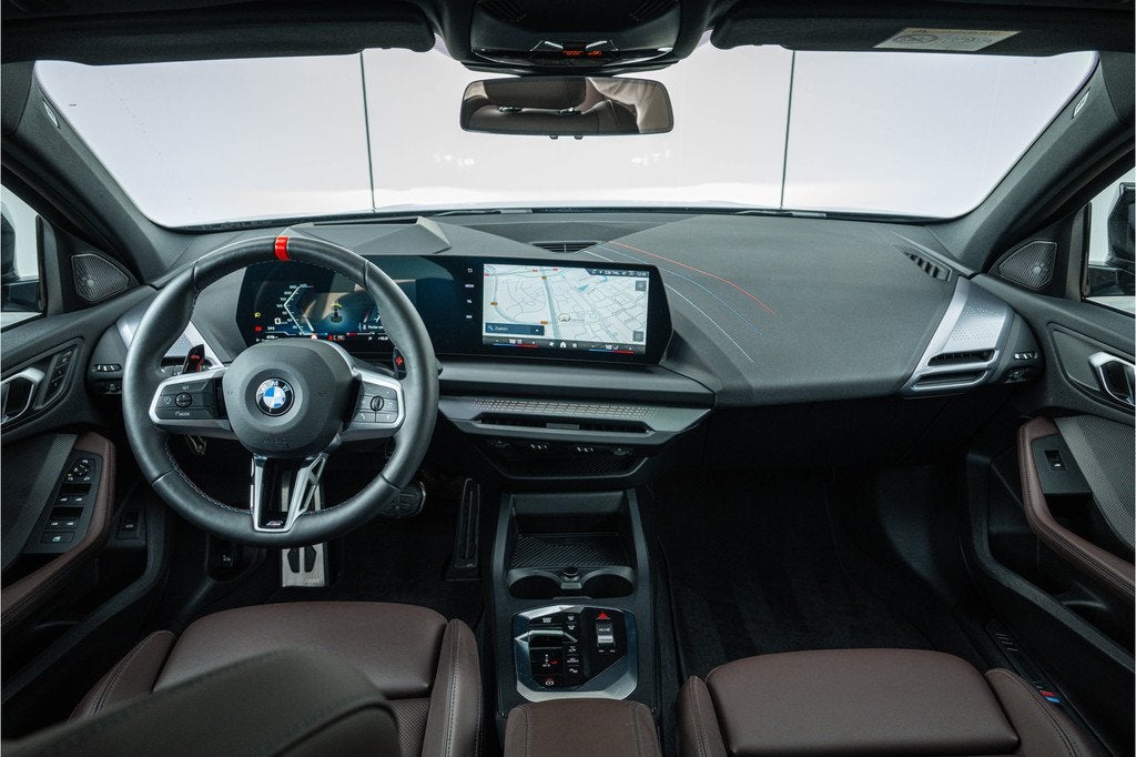 BMW 1 Serie M135 xDrive High Executive Automaat / Panoramada, Auto's, BMW, 1998 cc, 1525 kg, Gebruikt, 4 cilinders