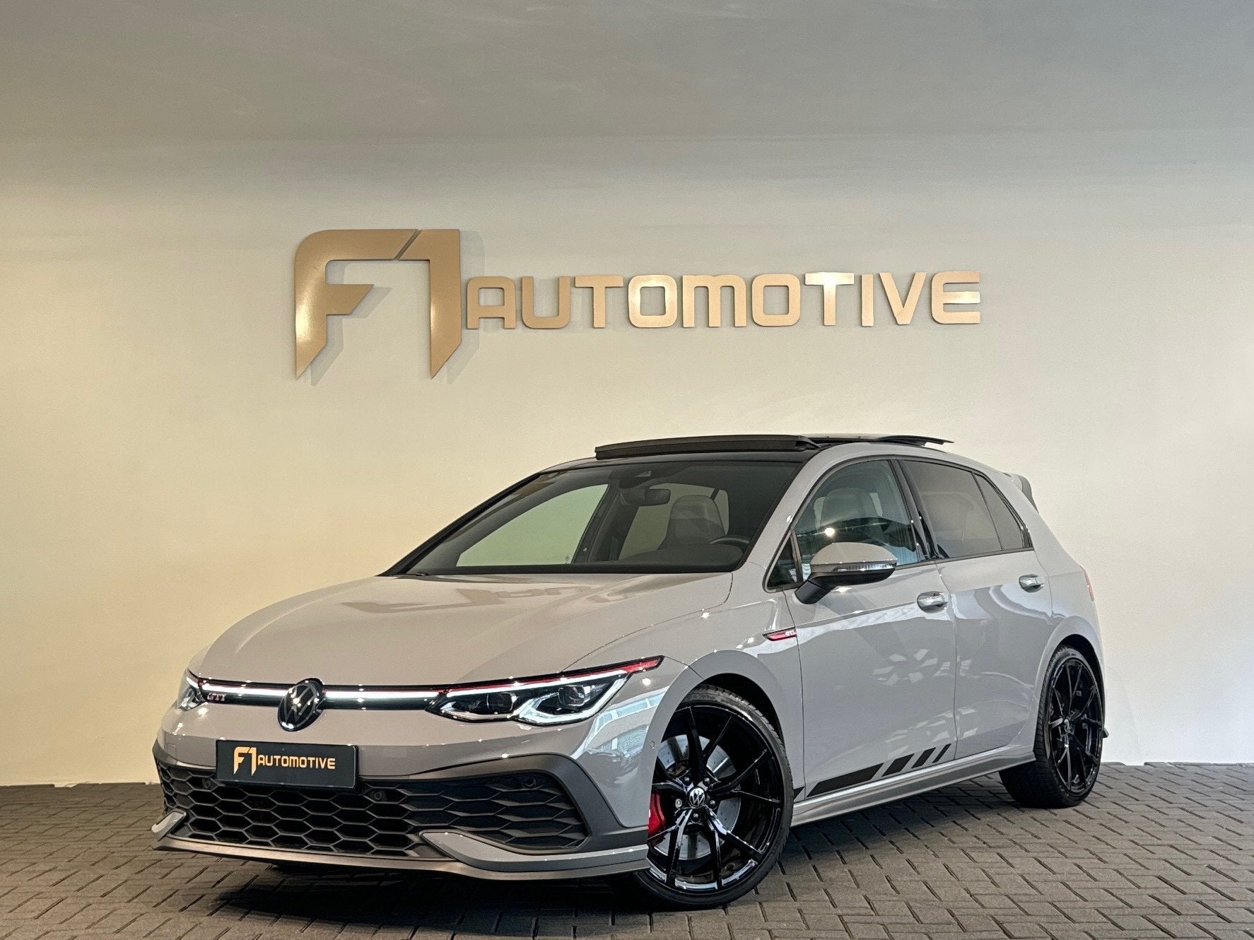 Volkswagen GOLF 2.0 TSI GTI Clubsport Pano|Memory|Keyless|IQ, 4 cilinders, 1984 cc, Bedrijf, Golf