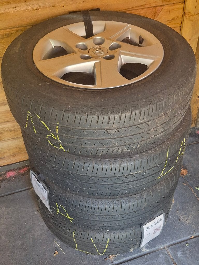 Velgen met zomerbanden, Ophalen, Gebruikt, 15 inch, Velg(en)