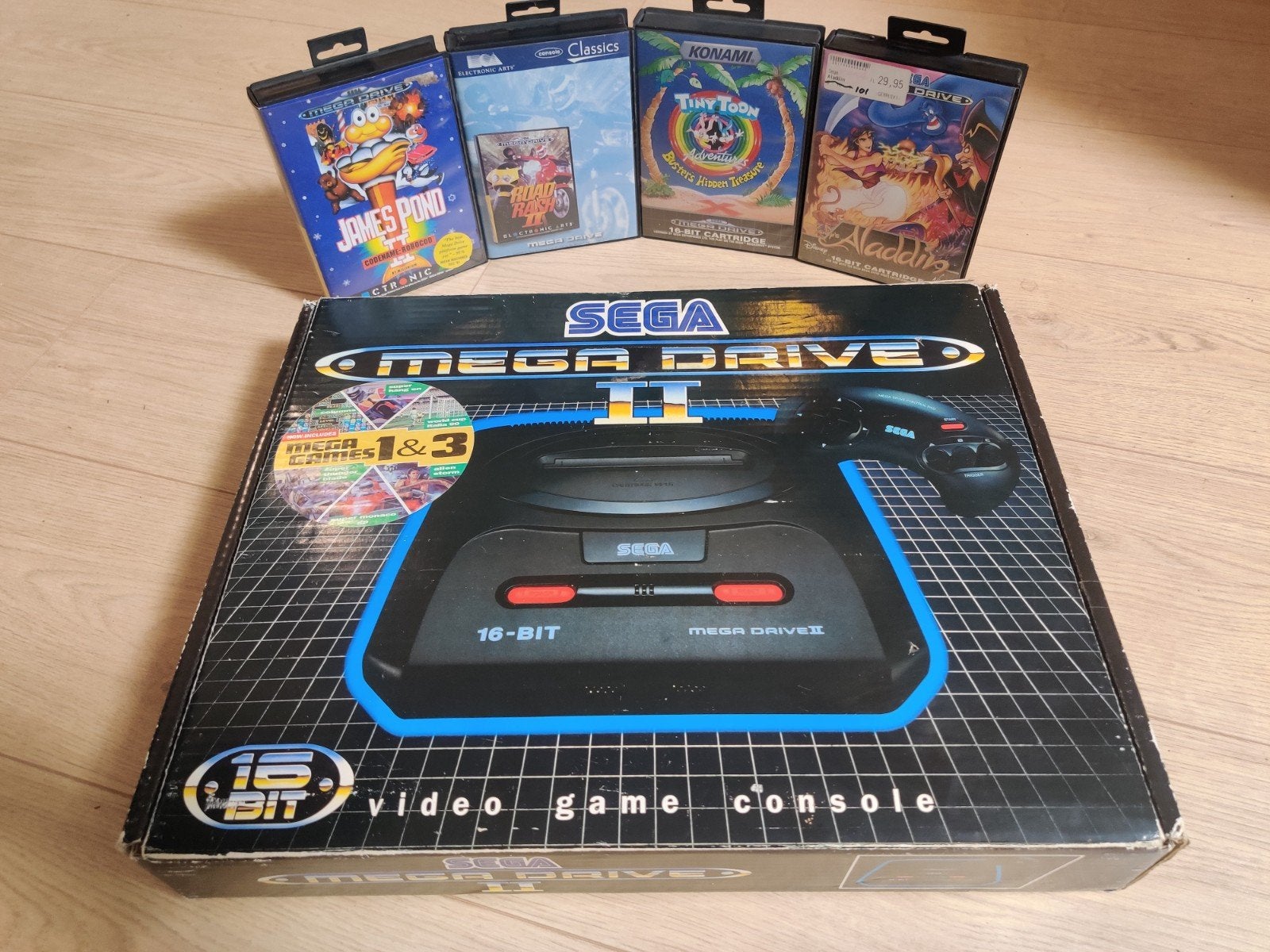 Sega Mega Drive II Console met 2 controllers en games, Ophalen, Mega Drive, Met 2 controllers, Gebruikt