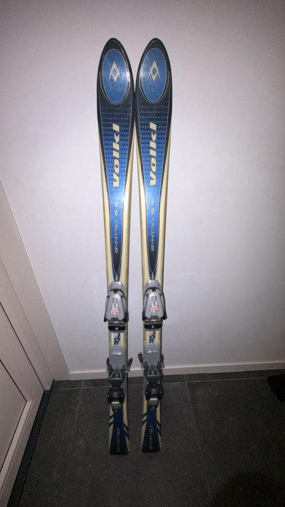 Volkl skis, Sport en Fitness, Skiën en Langlaufen, 140 tot 160 cm, Gebruikt, Carve, Skiën