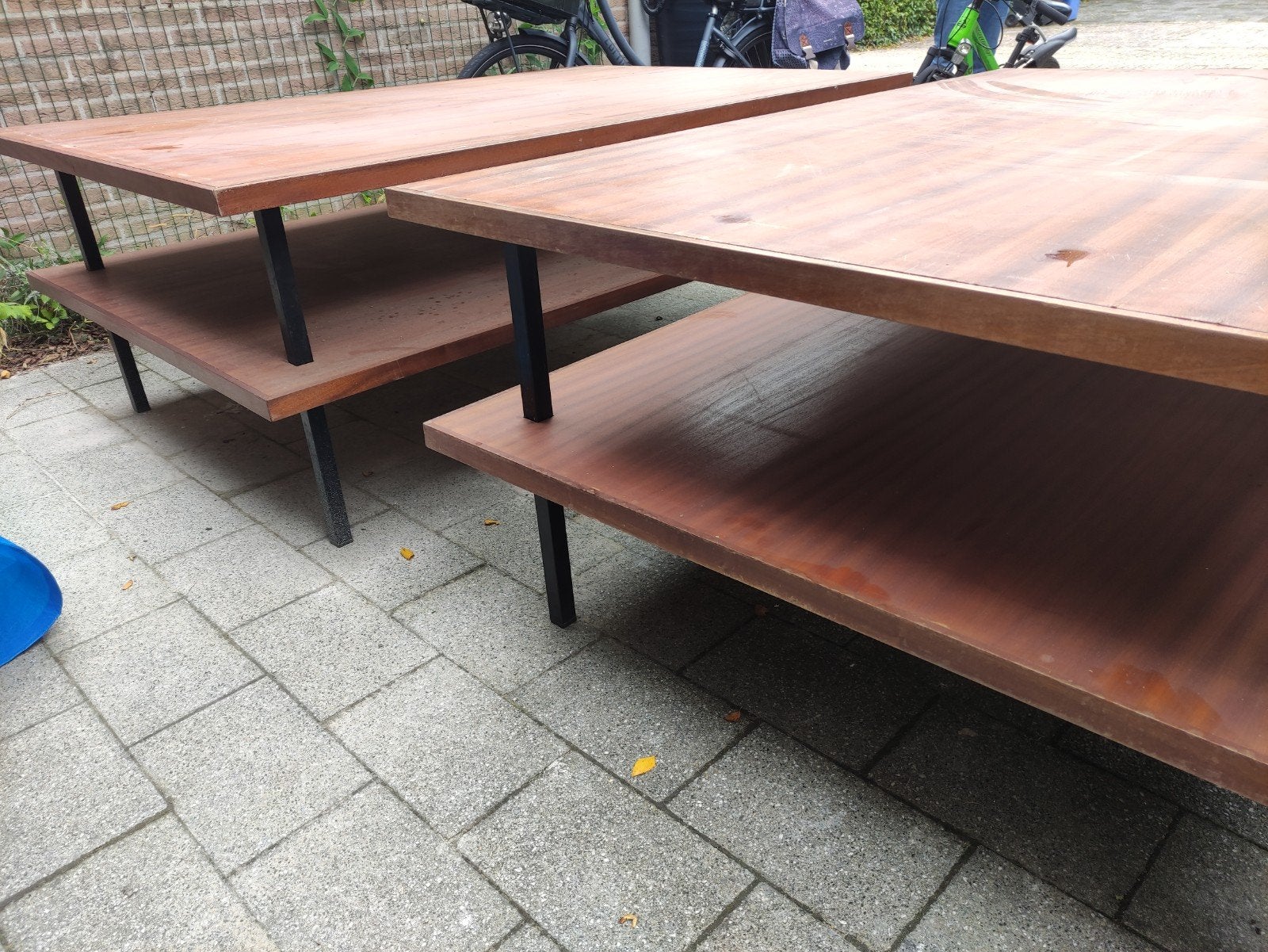 Twee tafels, 120x180 cm, hout met metalen poten, Gebruikt, 50 tot 100 cm, 100 tot 150 cm, Rechthoekig