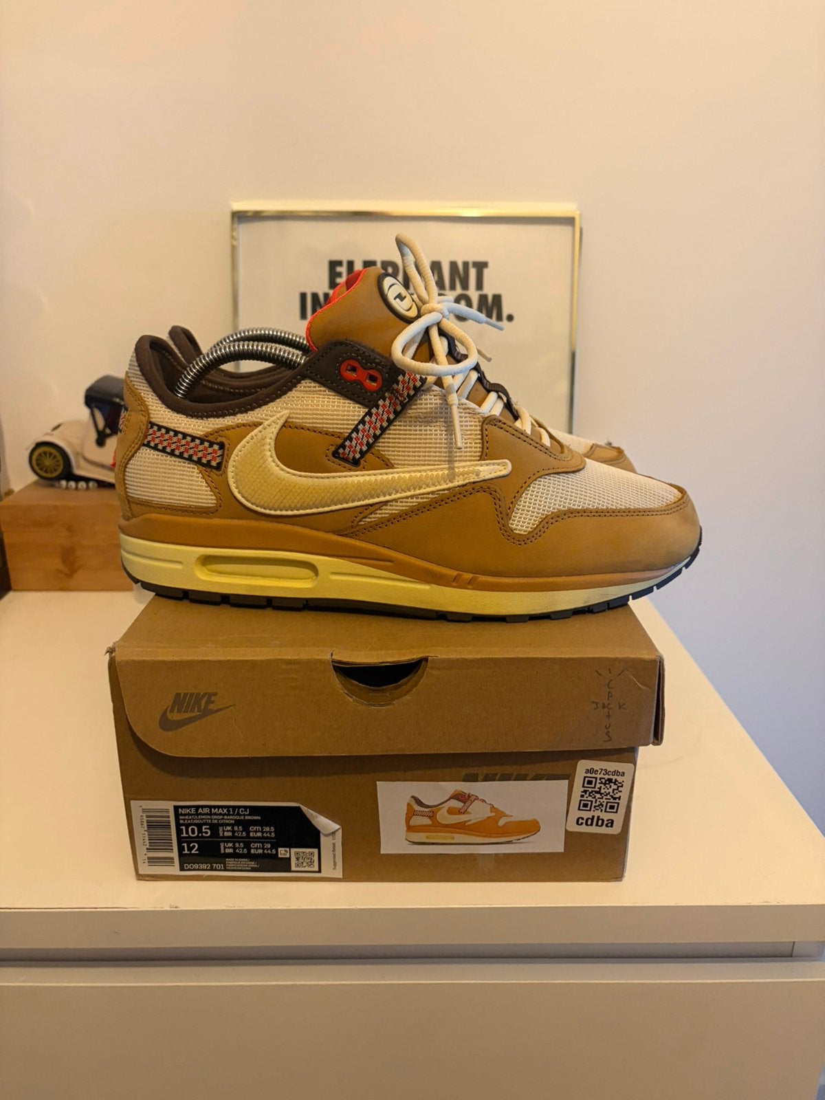 Nike air max 1 travis scott wheat EU 44.5, Ophalen of Verzenden, Zo goed als nieuw, Overige kleuren
