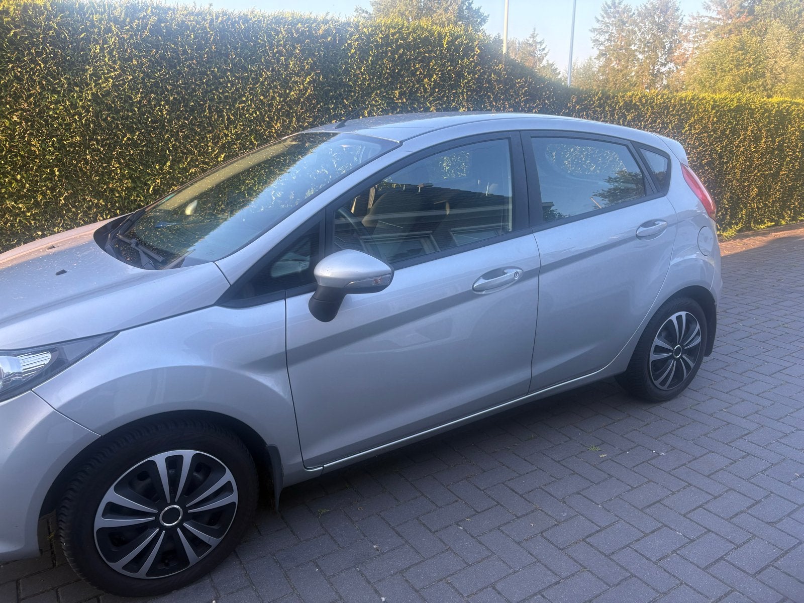 Ford Fiësta 1.25 44KW 5DR 2011 Grijs, Ophalen, Zo goed als nieuw