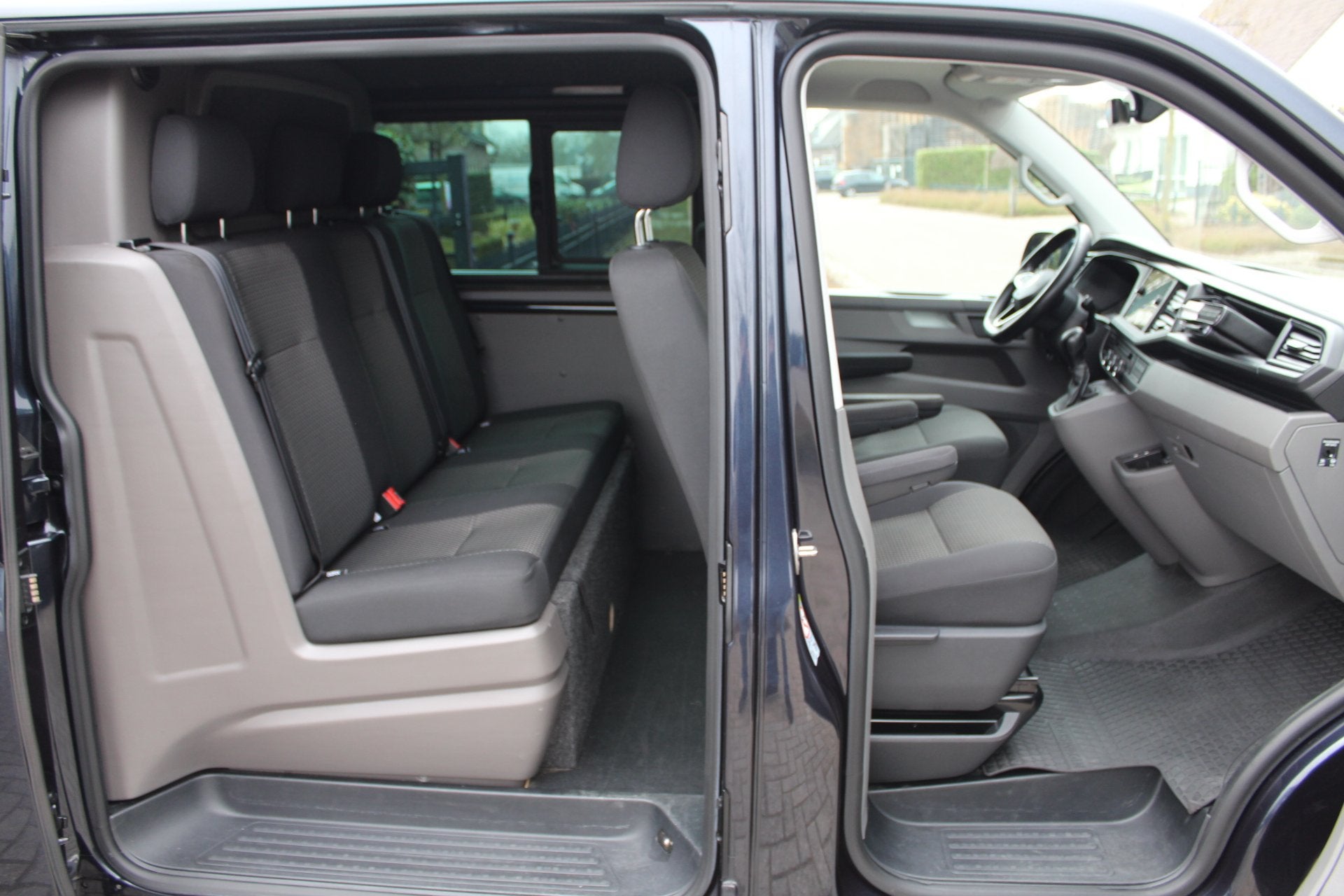 Volkswagen Transporter T6.1 2.0 TDI 146KW E6 Aut. 4Motion L2, Auto's, Bestelauto's, Automaat, Stof, Gebruikt, 4 cilinders