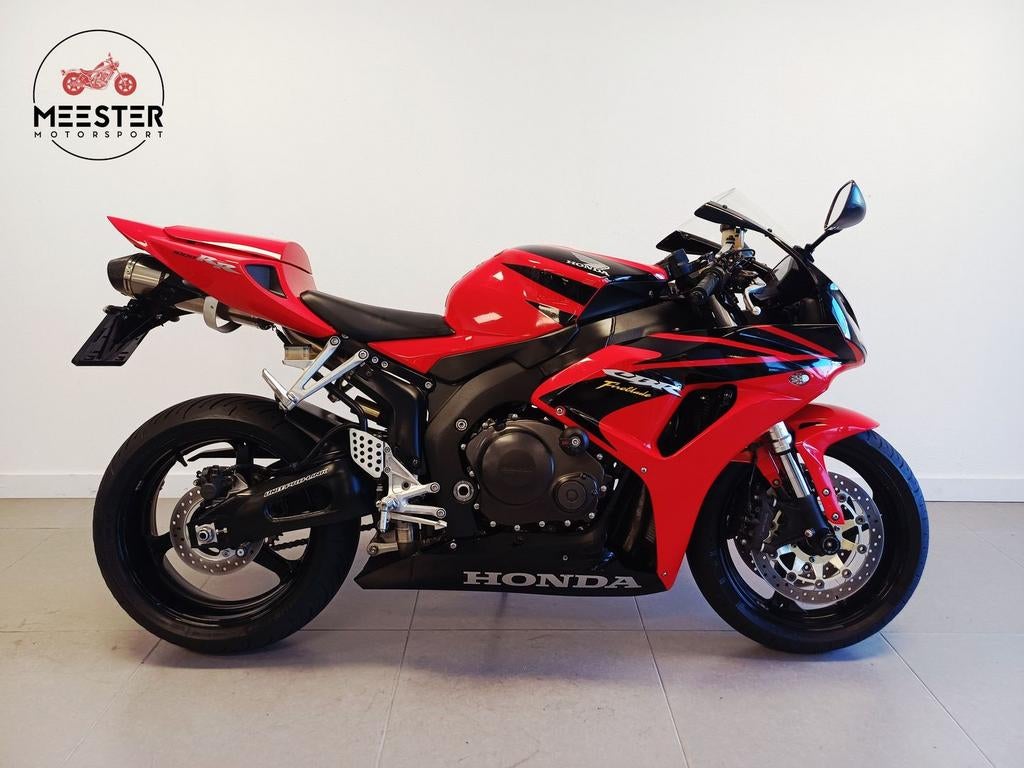 HONDA CBR 1000 RR FIREBLADE (bj 2006) cbr1000rr cbr1000, HONDA, 4 cilinders, Motorrijbewijs A, Bedrijf