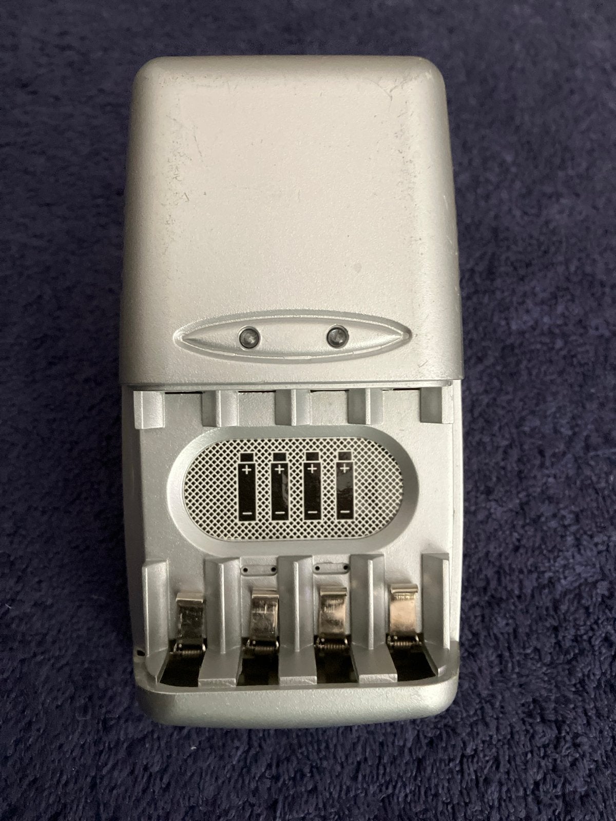Batterijlader OK-1108 voor NiCD/NiMH batterijen, Ophalen of Verzenden, Gebruikt